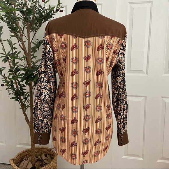 Wrangler Retro Multicolor Floral Metal Snap Shirt - Picture 9 of 14